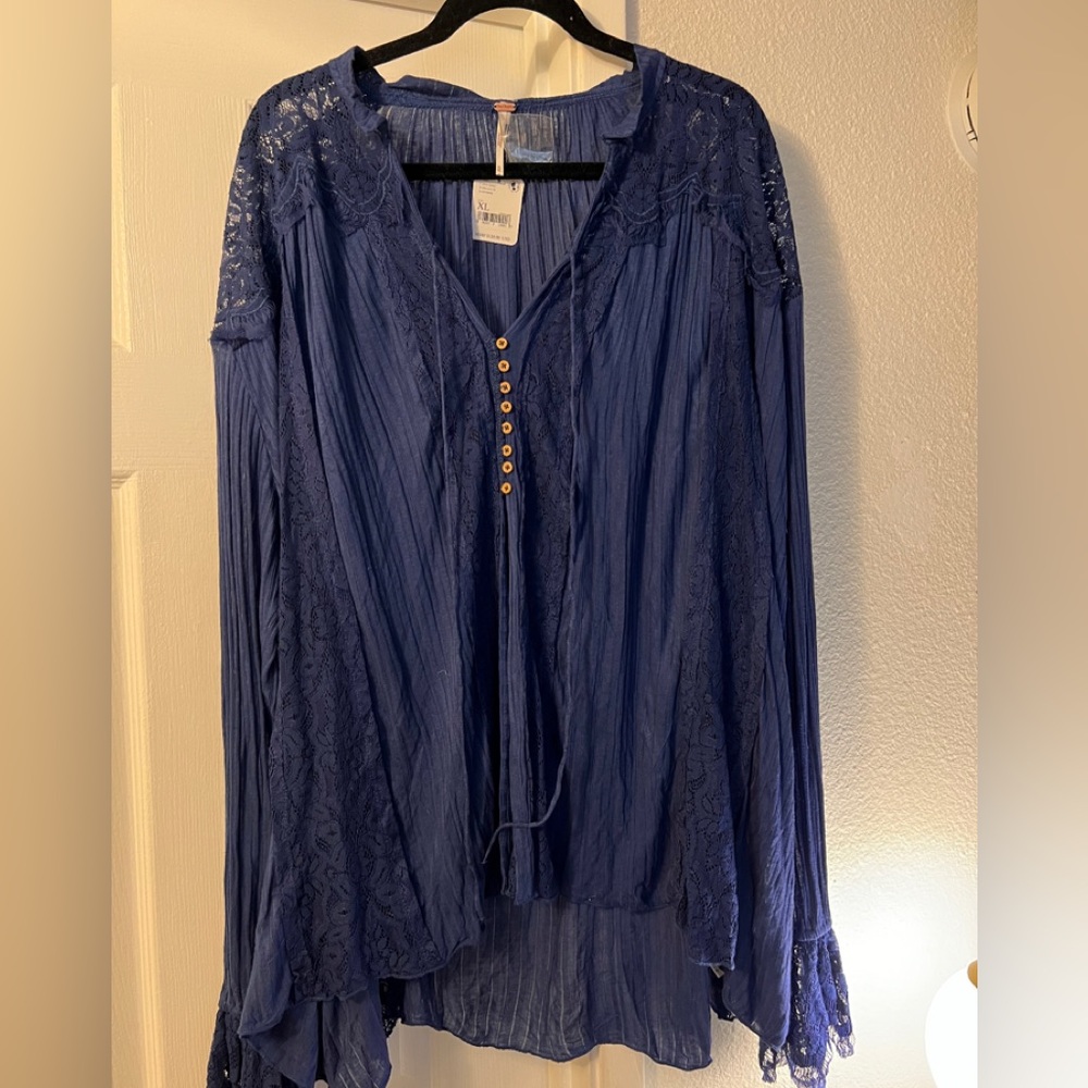 NWT Free People Georgia Tunic/ Navy Peony size X-Large